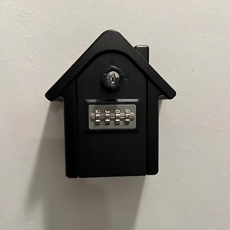 Number Nine Apartment *